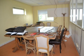 
                                                                                        Vente
                                                                                         À vendre – Bâtiment Agroalimentaire de 1 700 m² à Blois – Loir-et-Cher (41)