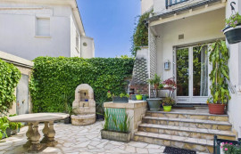 
                                                                                        Vente
                                                                                         À VENDRE - BIEN D’EXCEPTION FACE AU BOIS DE VINCENNES COMME UNE MAISON - JARDIN PRIVATIF. TERRASSES.