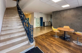 
                                                                                        Vente
                                                                                         À vendre – Bureaux de 1 538 m² à Lavaur – Tarn (81)