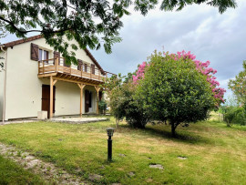 
                                                                                        Vente
                                                                                         A VENDRE | Ensemble locatif | Madiran, 65