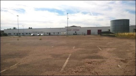 
                                                                                        Vente
                                                                                         A vendre, entrepôts et ateliers de 2ha, proche Auxerre