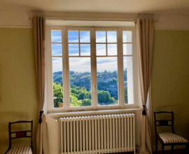 
                                                                                        Vente
                                                                                         À vendre - Gîte de 8 chambres avec piscine extérieure à Uzerche - Corrèze (19)