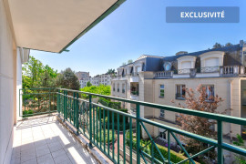 
                                                                                        Vente
                                                                                         À Vendre - Grand 4 Pièces Traversant avec Bal