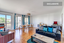 
                                                                                        Vente
                                                                                         À Vendre - Grand 4 Pièces Traversant avec Bal