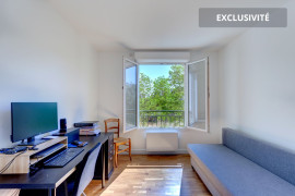 
                                                                                        Vente
                                                                                         À Vendre - Grand 4 Pièces Traversant avec Bal