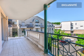 
                                                                                        Vente
                                                                                         À Vendre - Grand 4 Pièces Traversant avec Bal