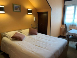 
                                                                                        Vente
                                                                                         À vendre - Hôtel-Restaurant 2 étoiles de 16 chambres à Seilhac - Corrèze (19)