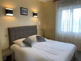 
                                                                                        Vente
                                                                                         À vendre - Hôtel-Restaurant 2 étoiles de 16 chambres à Seilhac - Corrèze (19)