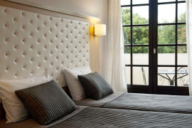 
                                                                                        Vente
                                                                                         À Vendre – Hôtel Restaurant 3 étoiles de 36 chambres et 50 couverts à Saint-Didier – Vaucluse  (84)