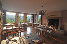 
                                                                                        Vente
                                                                                         À vendre - Hôtel-restaurant de 10 chambres à Collonges la Rouge - Corrèze (19)