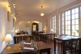
                                                                                        Vente
                                                                                         À vendre - Hôtel-restaurant de 10 chambres à Collonges la Rouge - Corrèze (19)