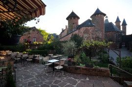 
                                                                                        Vente
                                                                                         À vendre - Hôtel-restaurant de 10 chambres à Collonges la Rouge - Corrèze (19)