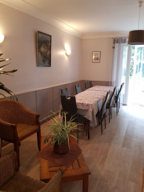 
                                                                                        Vente
                                                                                         À vendre - Hôtel-restaurant de 100 couverts et 15 chambres à Argentat-sur-Dordogne - Corrèze (19)