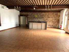 
                                                                                        Vente
                                                                                         À vendre – Hôtel-Restaurant de 12 chambres et 110 couverts à Varetz – Corrèze (19)