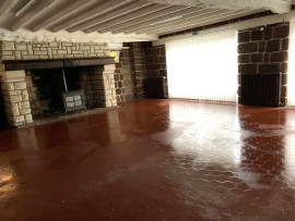 
                                                                                        Vente
                                                                                         À vendre – Hôtel-Restaurant de 12 chambres et 110 couverts à Varetz – Corrèze (19)