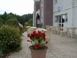 
                                                                                        Vente
                                                                                         À vendre – Hôtel-Restaurant de 36 chambres à Merlines – Corrèze (19)