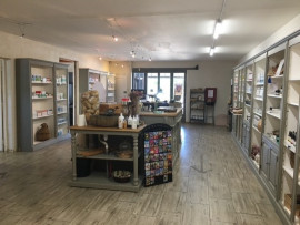 
                                                                                        Vente
                                                                                         À Vendre – Local d'activités de 470 m² à Mormoiron – Vaucluse (84)