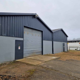 
                                                                                        Vente
                                                                                         À vendre – Local d'activités de 570 m² à Évreux – Eure (27)