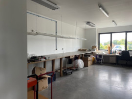 
                                                                                        Vente
                                                                                         À vendre – Local d'activités de 830 m² à Surgères – Charente-Maritime (17)