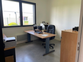 
                                                                                        Vente
                                                                                         À vendre – Local d'activités de 830 m² à Surgères – Charente-Maritime (17)