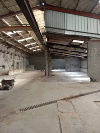 
                                                                                        Vente
                                                                                         À Vendre – Local Industriel de 1 100 m² à Saint-Salvy-de-la-Balme – Tarn (81)