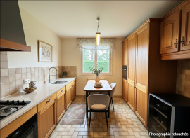 
                                                                                        Vente
                                                                                         À VENDRE : Maison Individuelle de Caractère à Reyrieux – Cadre Idyllique et Fort Potentiel !