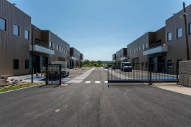 
                                                                                        Location
                                                                                         À vendre ou à louer – Locaux d'activités à partir de 190 m² à Oissel – Seine-Maritime (76)