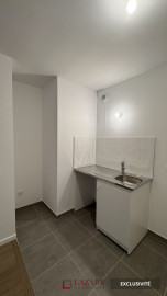 
                                                                                        Vente
                                                                                         A VENDRE T2 PLESSIS ROBINSON