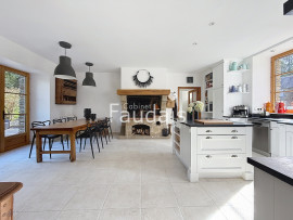 
                                                                                        Vente
                                                                                         AGNEAUX au calme proche toutes commodités