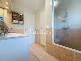 
                                                                                        Vente
                                                                                         AGNEAUX la palière