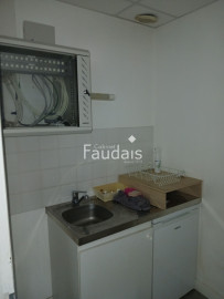 
                                                                                        Location
                                                                                         AGNEAUX : Local professionnel