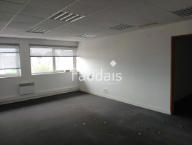 
                                                                                        Location
                                                                                         AGNEAUX : Local professionnel