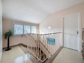 
                                                                                        Vente
                                                                                         AGNEAUX - Maison 4 chambres avec autonomie de plain pied 