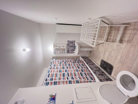 
                                                                                        Colocation
                                                                                         Agréable appartement en collocation avec jardin.