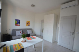 
                                                                                        Location
                                                                                         Agréable studio étudiant meublé super équipé