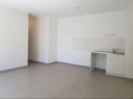 
                                                                                        Location
                                                                                         Agréable T3 neuf dans résidence sécurisée