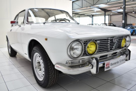 
                                                                                        Voiture
                                                                                         ALFA ROMEO 2000 Coupé GT Veloce