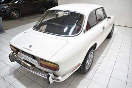 
                                                                                        Voiture
                                                                                         ALFA ROMEO 2000 Coupé GT Veloce