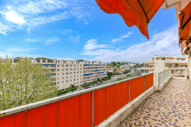 
                                                                                        Vente
                                                                                         Antibes Centre – 4 pièces traversant avec terrasse et balcon