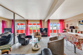 
                                                                                        Vente
                                                                                         Antibes Centre – 4 pièces traversant avec terrasse et balcon