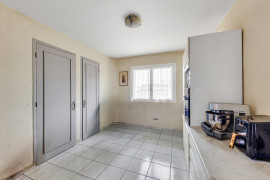 
                                                                                        Vente
                                                                                         Antibes Centre – 4 pièces traversant avec terrasse et balcon