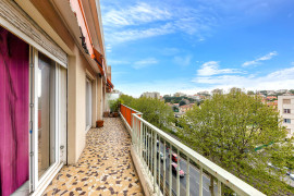 
                                                                                        Vente
                                                                                         Antibes Centre – 4 pièces traversant avec terrasse et balcon