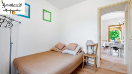
                                                                                        Location
                                                                                         Apaartement meublé 3 pièces avec jardin