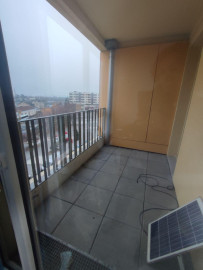 
                                                                                        Location
                                                                                         Apparemment 2 pièces meublé avec commodités