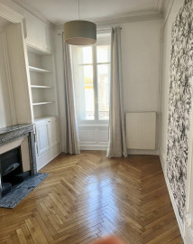 
                                                                                        Location
                                                                                         Apparemment de charme