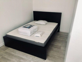 
                                                                                        Location
                                                                                         Apparemment F2