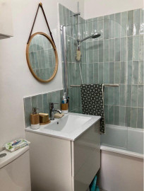 
                                                                                        Location
                                                                                         Apparemment Paris 10e