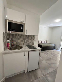 
                                                                                        Location
                                                                                         Apparemment Paris 16eme