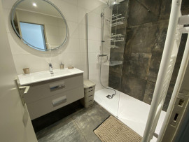 
                                                                                        Location
                                                                                         Apparemment vue mer