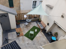 
                                                                                        Location
                                                                                         Appart 98m2 centre ville /3 ch + terrasse + garage